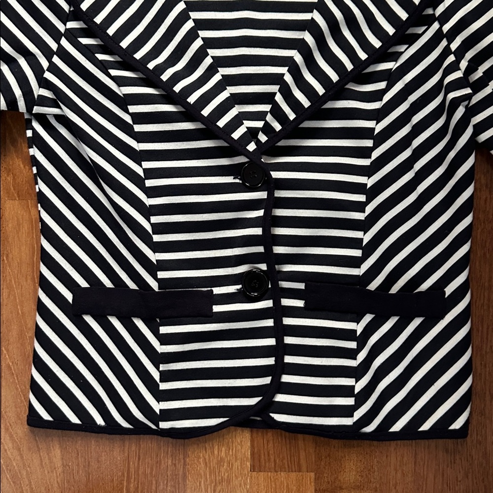 Toska Navy and White Striped Top - Picture 4 of 6